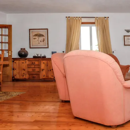 Cosy House Near With Shared Swimming Pool * Porto de Mós